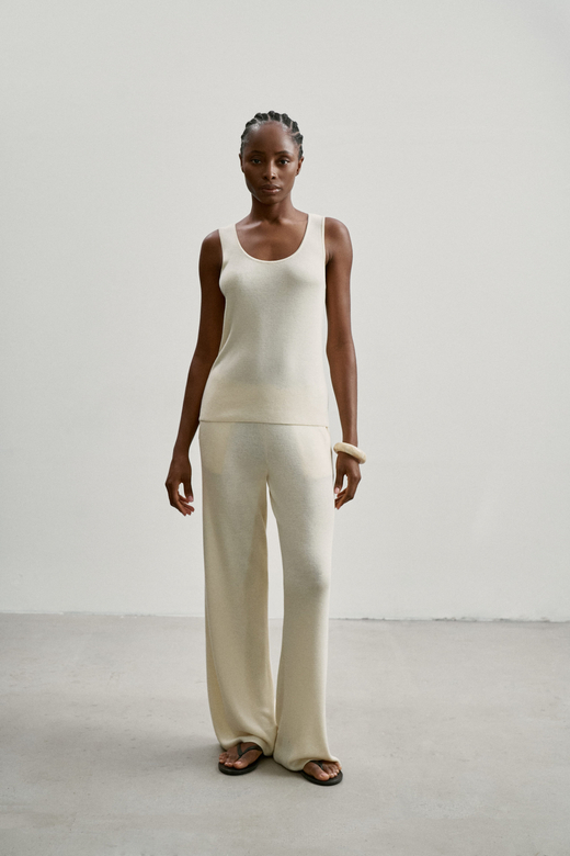 Топ ESSENTIAL, молочный