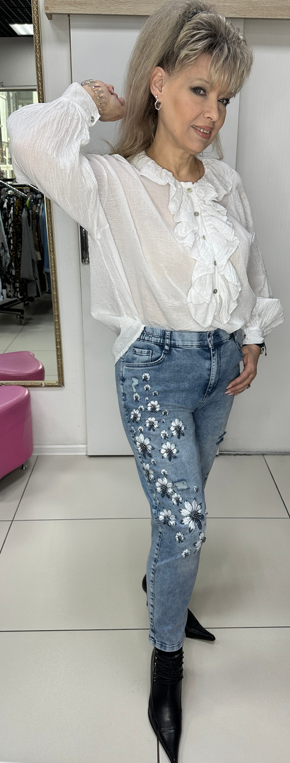 Белая рубашка-марлевка с красивым жабо