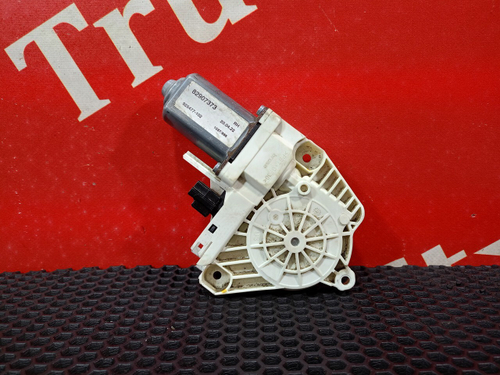 Моторчик стеклоподъемника правый 2022г.