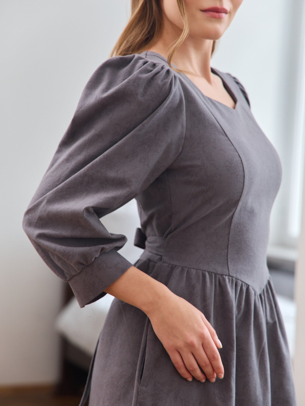 Платье с вырезом-сердечко