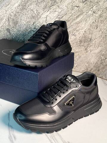 Кроссовки Prada