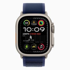 Apple Watch Ultra 2 GPS + Cellular, 49mm, титан светлого цвета, ремешок Trail синего цвета (2024)