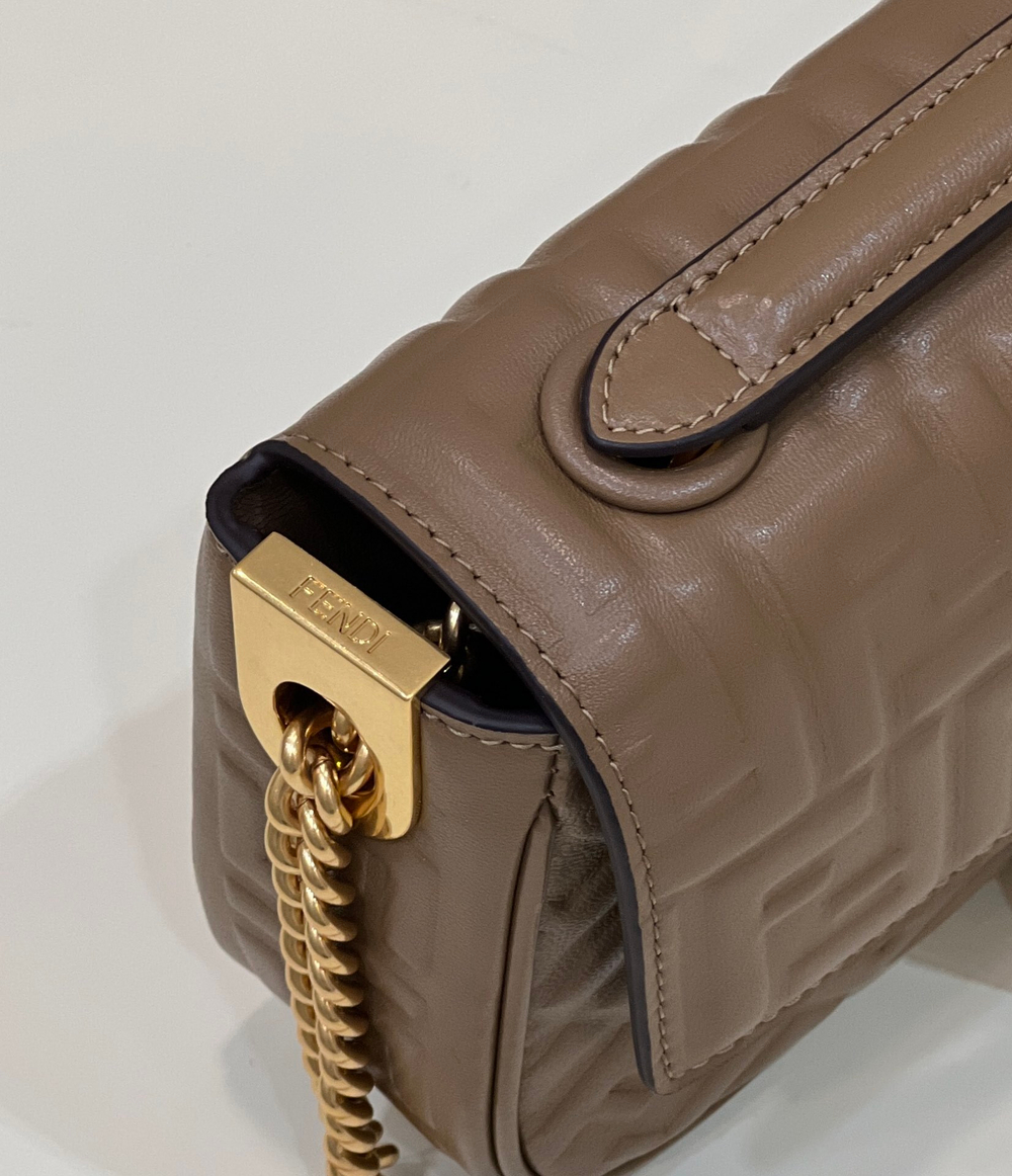 Fendi Baguette Chain Bag 24 cm