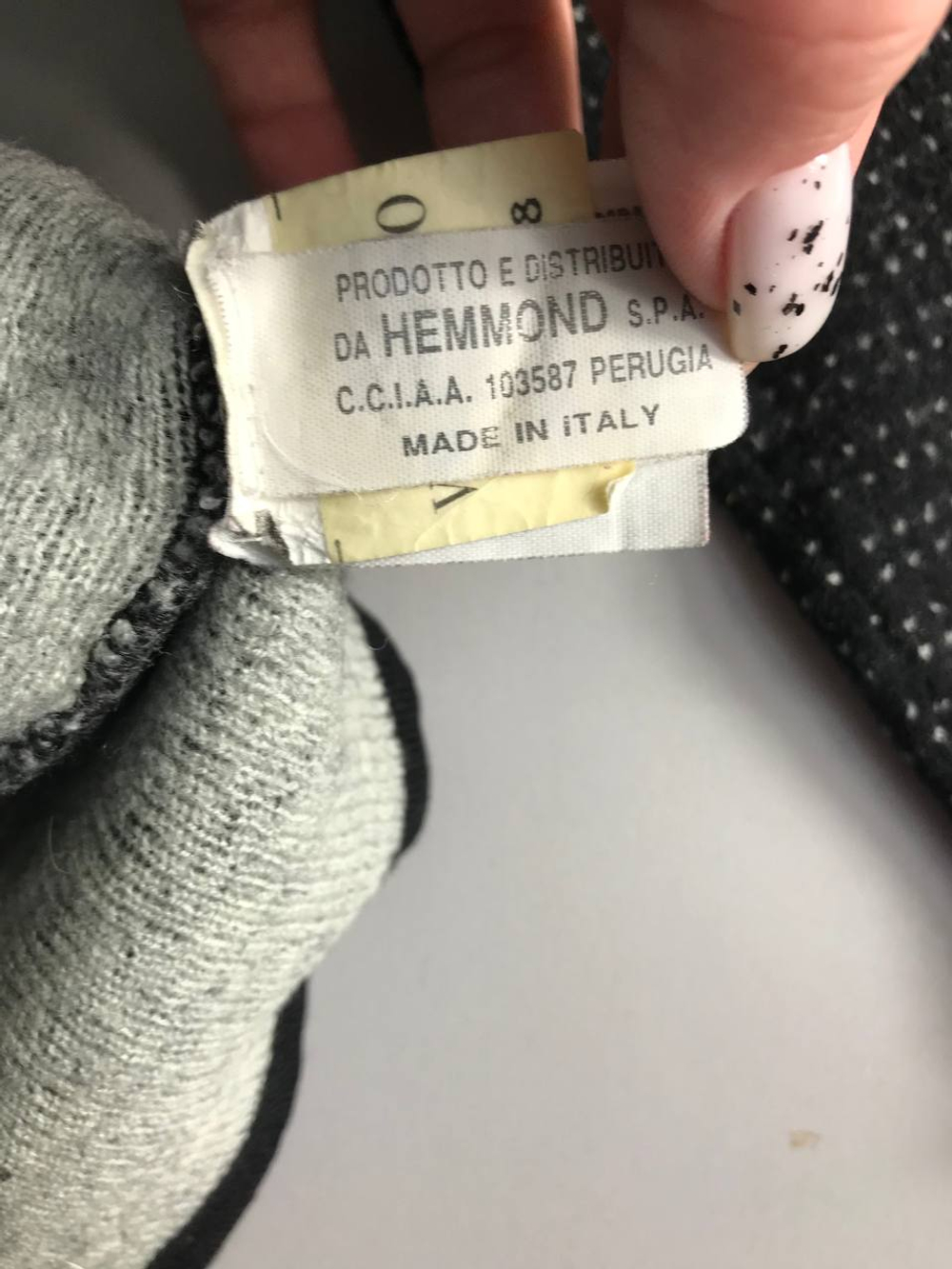 Кофта Valentino из шерсти, визуально на 8 лет