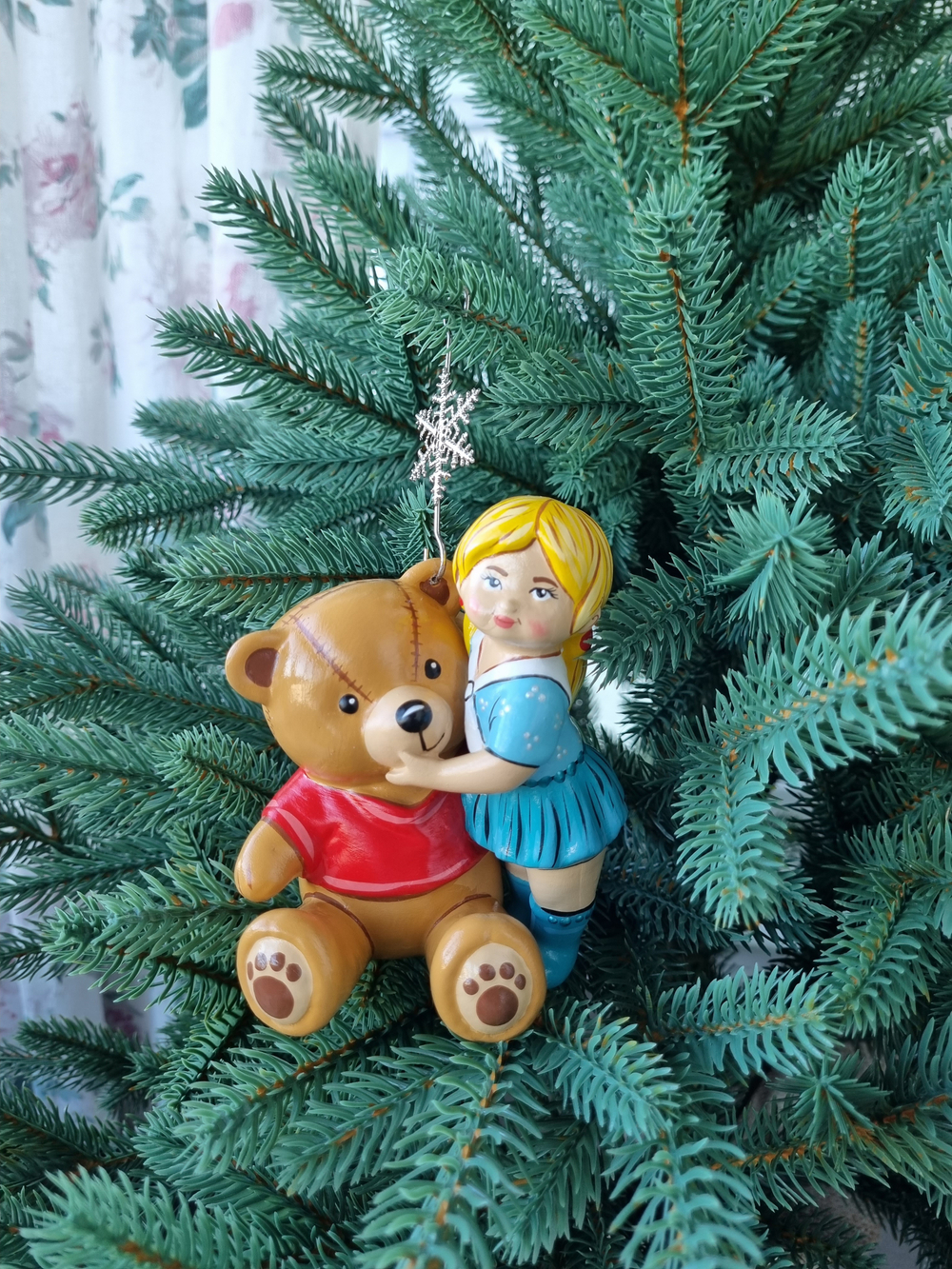 Кукла с мишкой