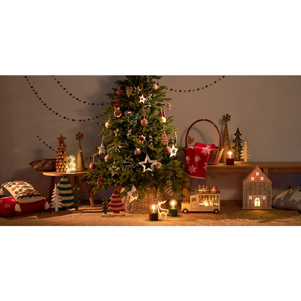 Подушка вязаная с новогодним рисунком festive penguins из коллекции new year essential, 45x45 см