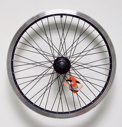 Колесо заднее 20" TRIX BMX алюминиевый, усиленный, 48H, фрезерованный, индикатор износа, 406х24,8/32х19.5мм, A/V, анодированный, черный, втулка алюминиевая, с драйвером 9 зубьев, гайки, ось 14 мм, промподшипники, черная, спица черная