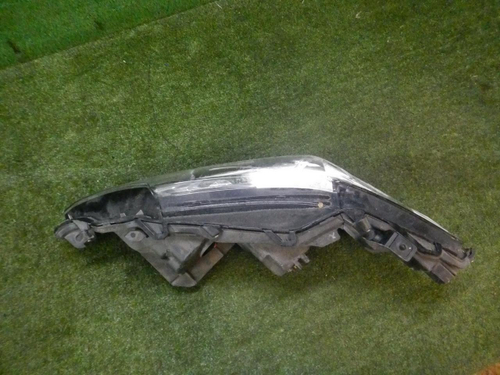 Битая Фара правая Toyota Camry xv70 (2020-н.в.) LED