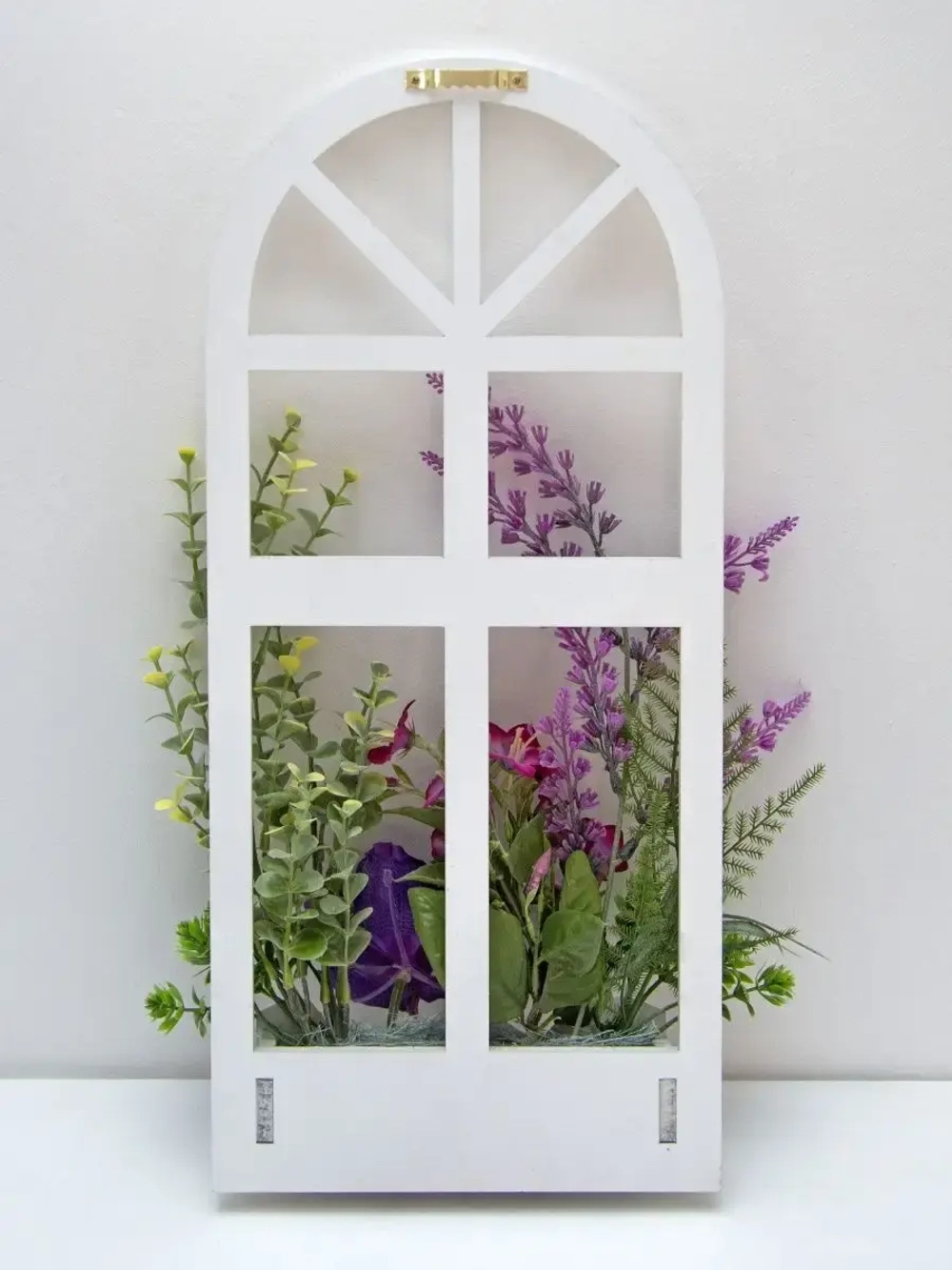 Панно на стену для интерьера "Окно с цветами"