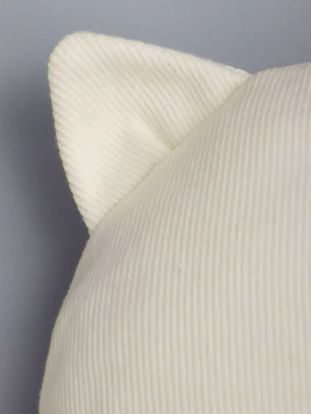 Шапка для девочки осенняя с митенками и снудом