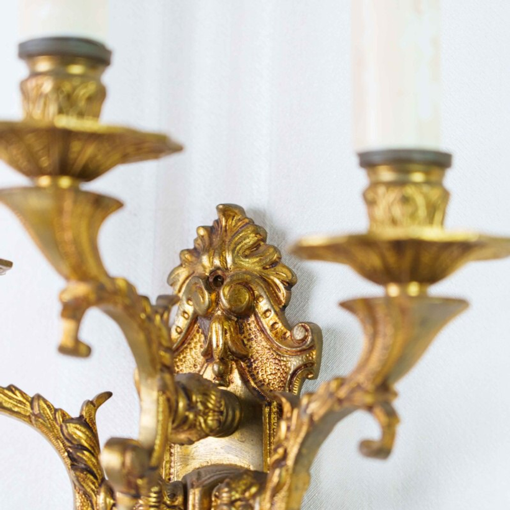 Настенное бра с тремя рожками в стиле Людовика XVI