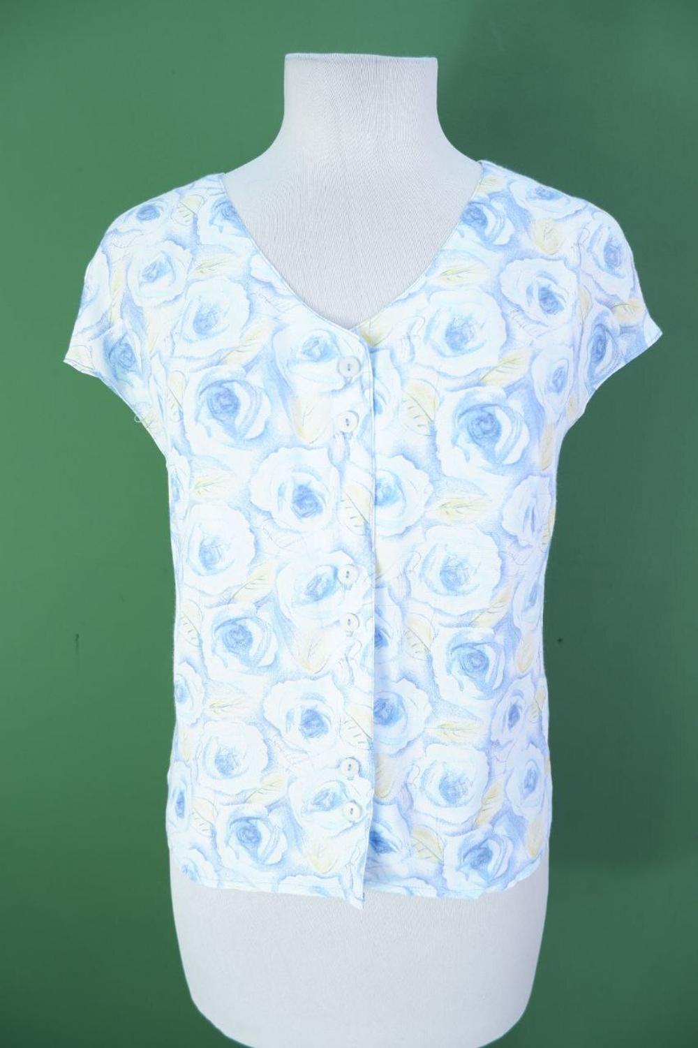 Блузка EVENTAIL нежной расцветки 46  размер