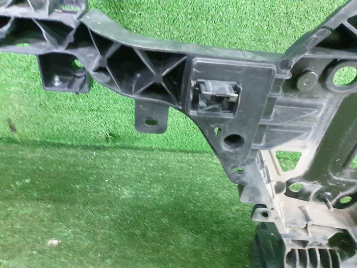 Телевизор Genesis G90 (2018-2022)