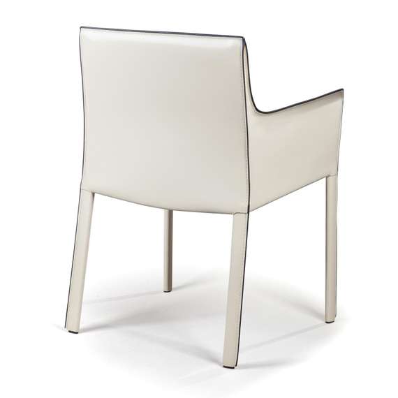 Стул с подлокотниками Barrie бежевая кожа