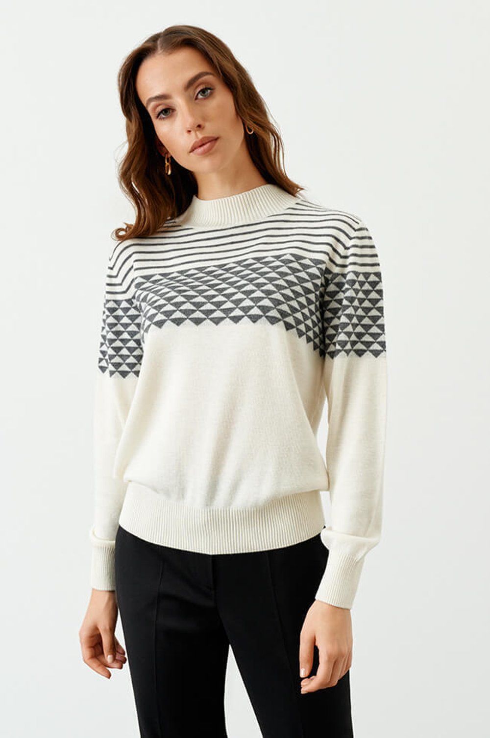 22741 Джемпер женский (молочно-серый)