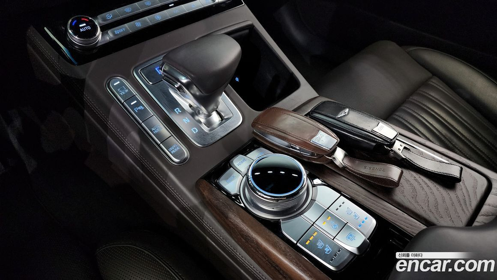 Genesis G90 5.0 AWD (04.2020)