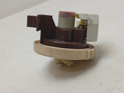 WF8590NMW8 кт51 Датчик уровня воды для стиральной машины Samsung DC96-01703A б/у