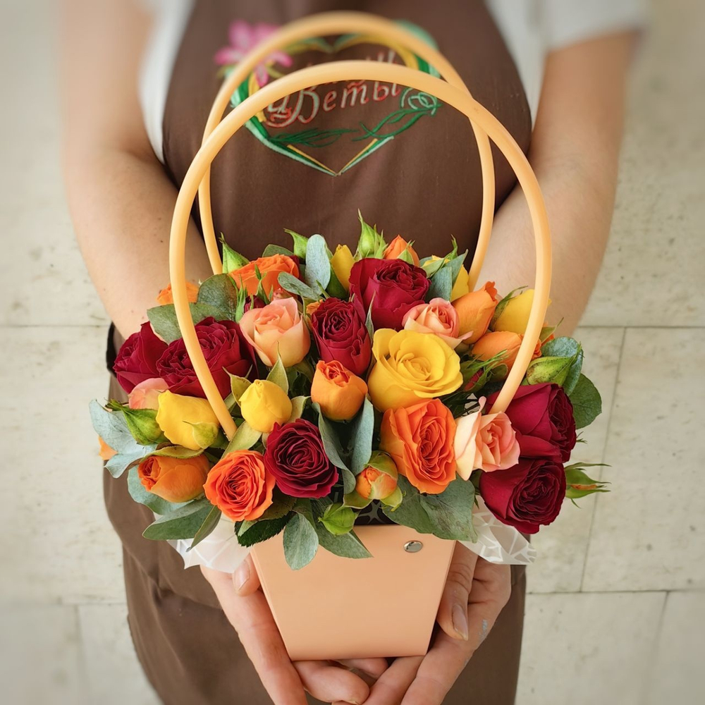 Сумочка с кустовыми розочками