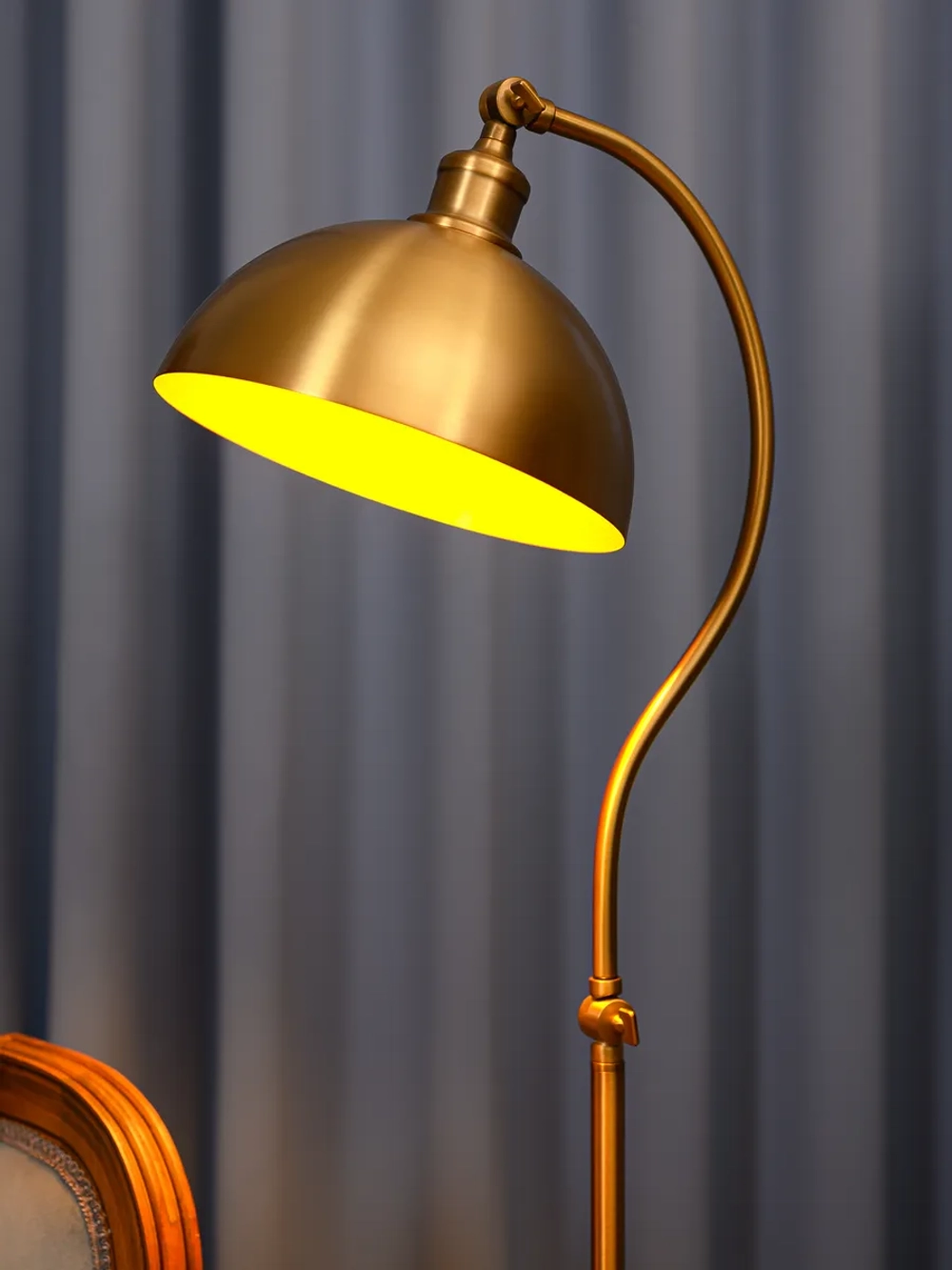 Напольный торшер винтажный, лампа