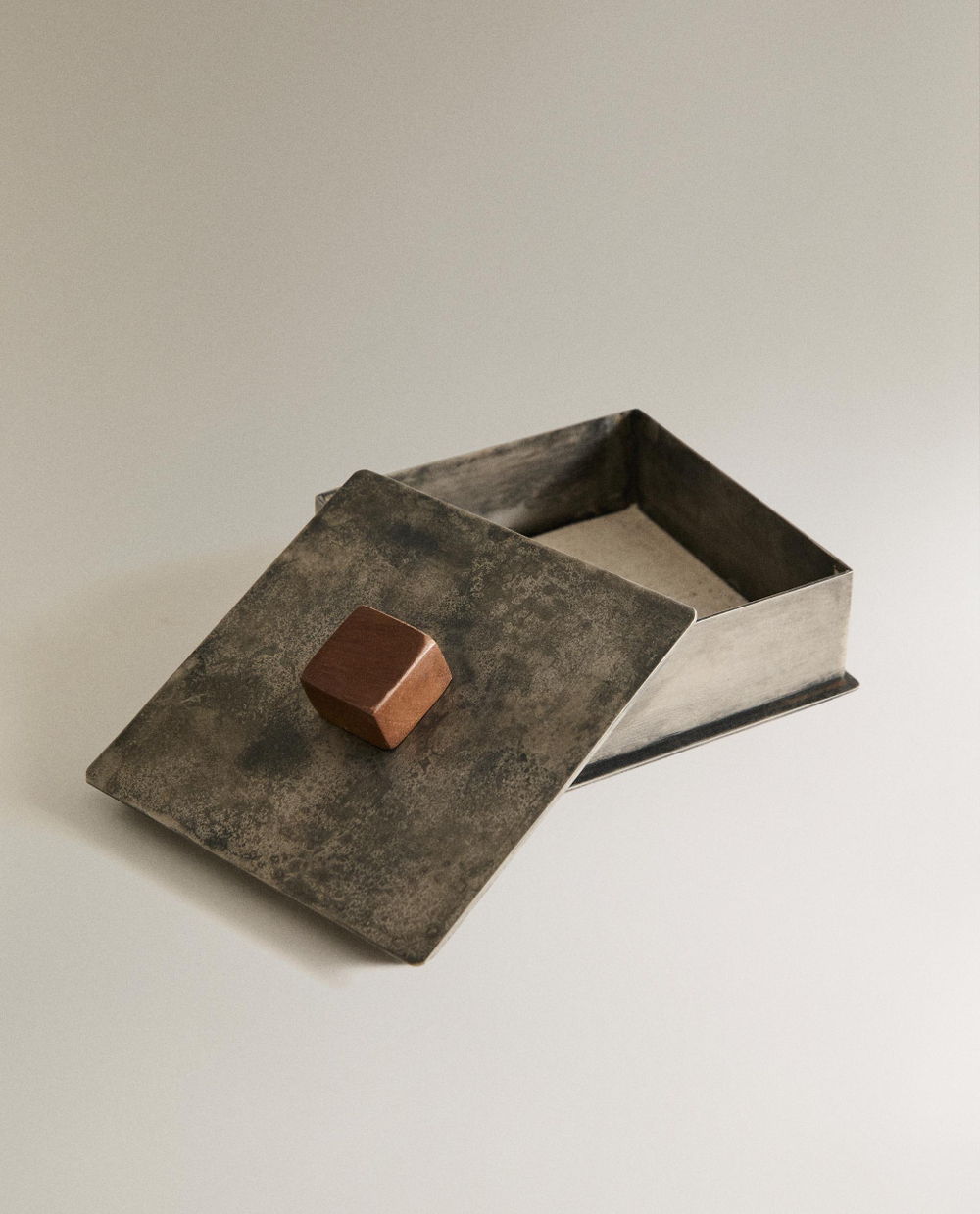 Zara Home Коробка для хранения из нержавеющей стали, цвет серый, 10.5 см