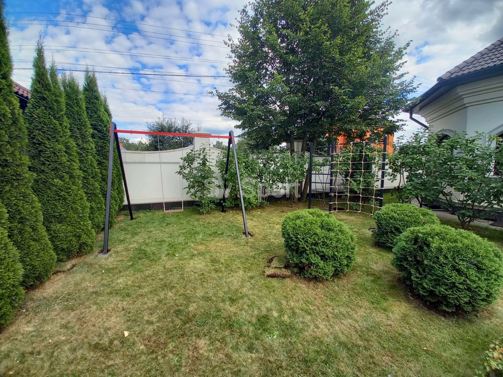 Монтаж уличных качелей Sv Sport