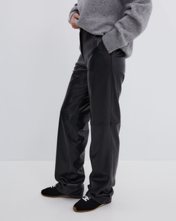 Брюки прямые из искусственной кожи черный