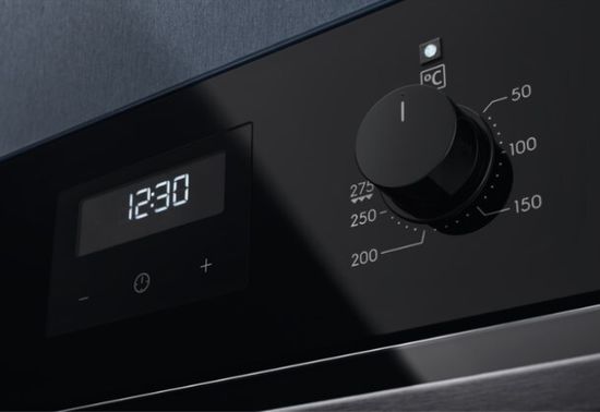 Электрический духовой шкаф Electrolux OEF3H70TK