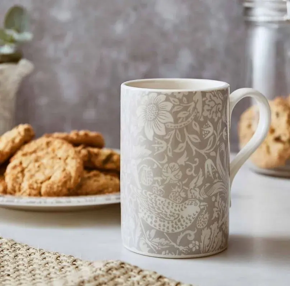 Spode Кружка Pure Morris 340 мл "Клубничный вор