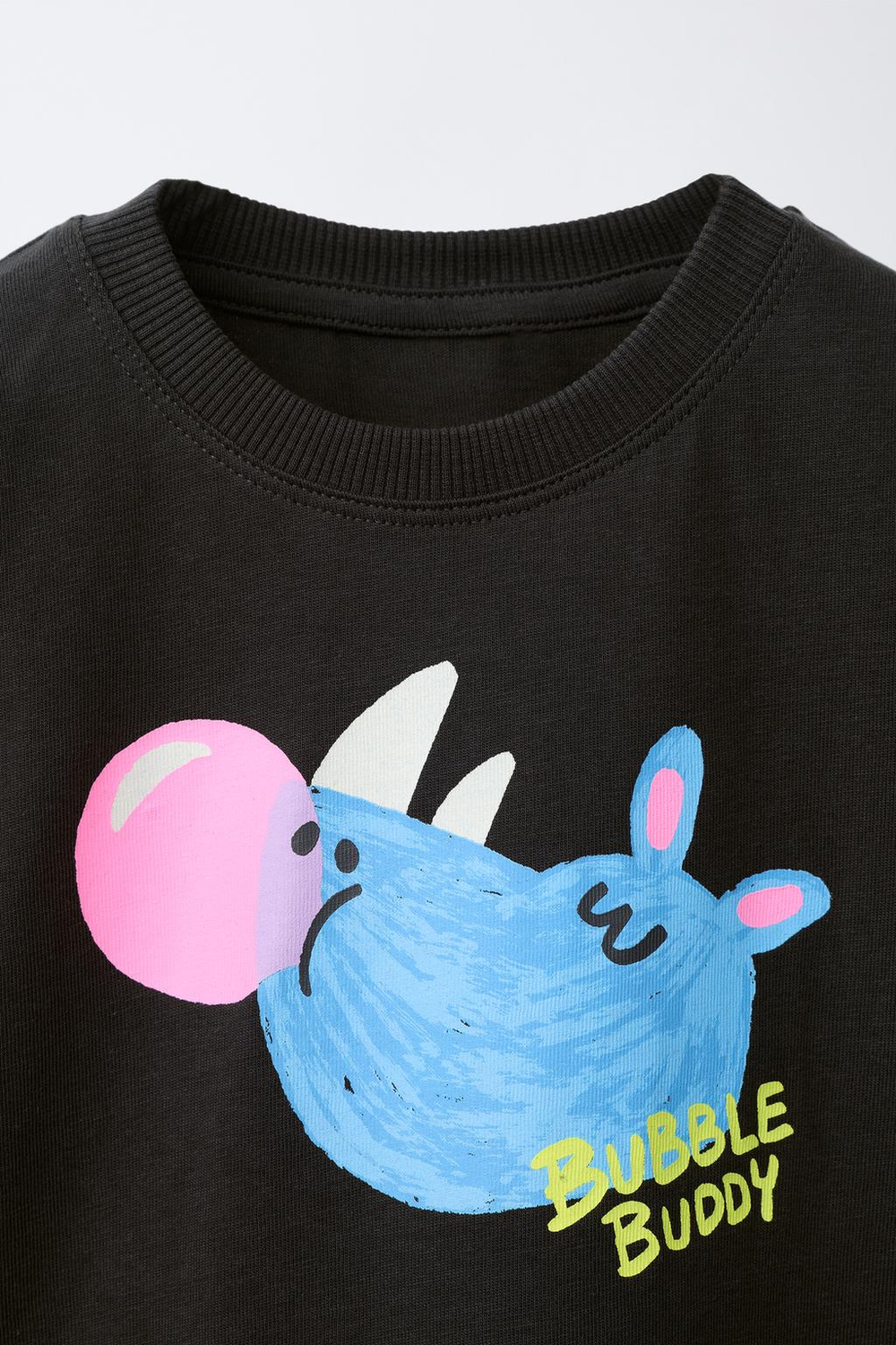 ZARA ФУТБОЛКА С АНИМАЛИСТИЧЕСКИМ ПРИНТОМ, АНТРАЦИТОВО-СЕРЫЙ