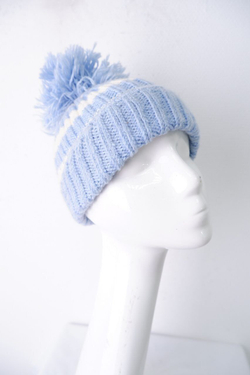 Шапка с помпоном