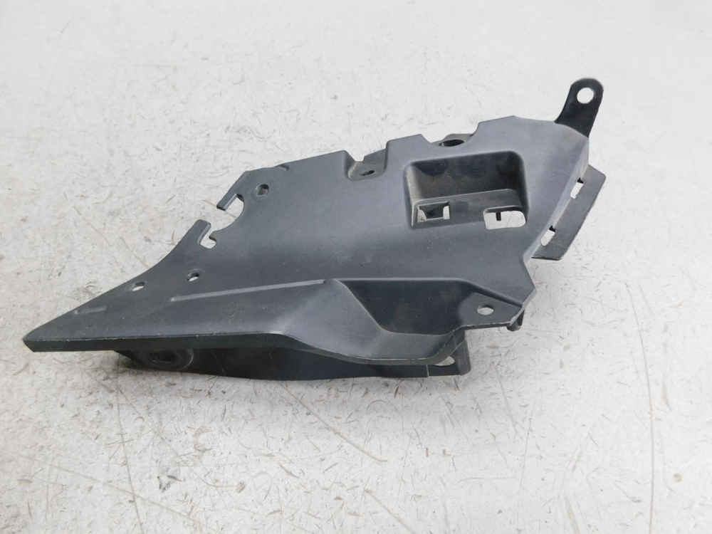 Пластик внутренний левый Yamaha MT-09 2018 BS2-2172E 031946