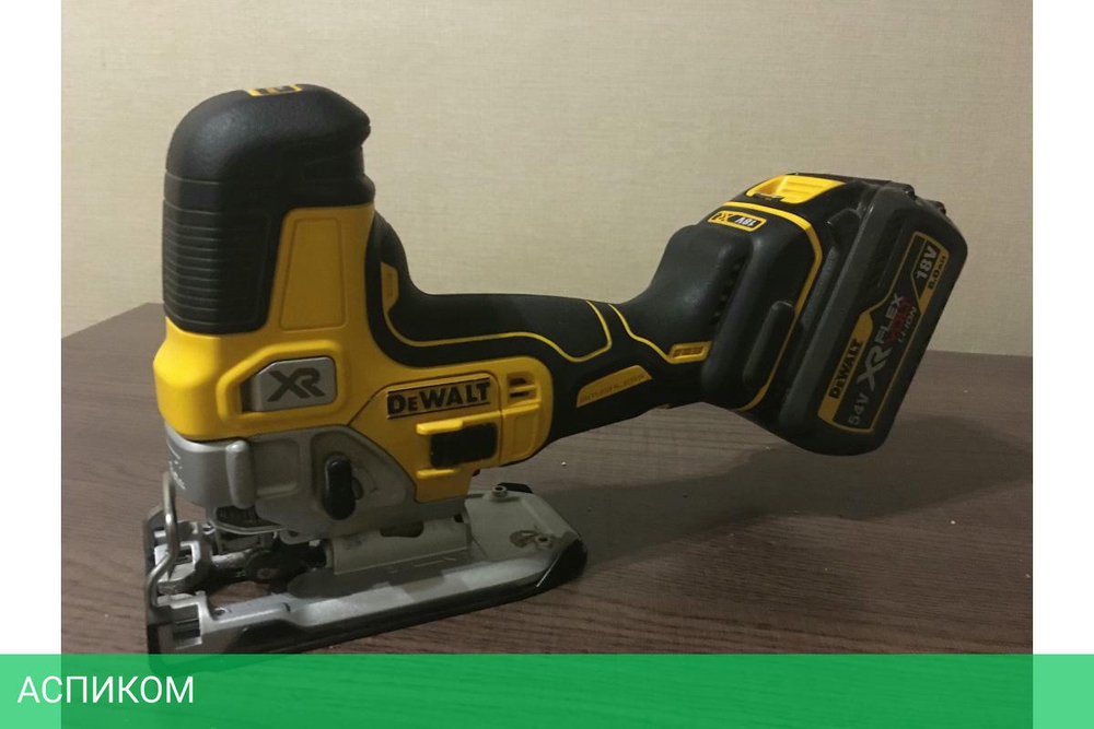 Дрель-шуруповерт DeWalt DCS335N-XJ