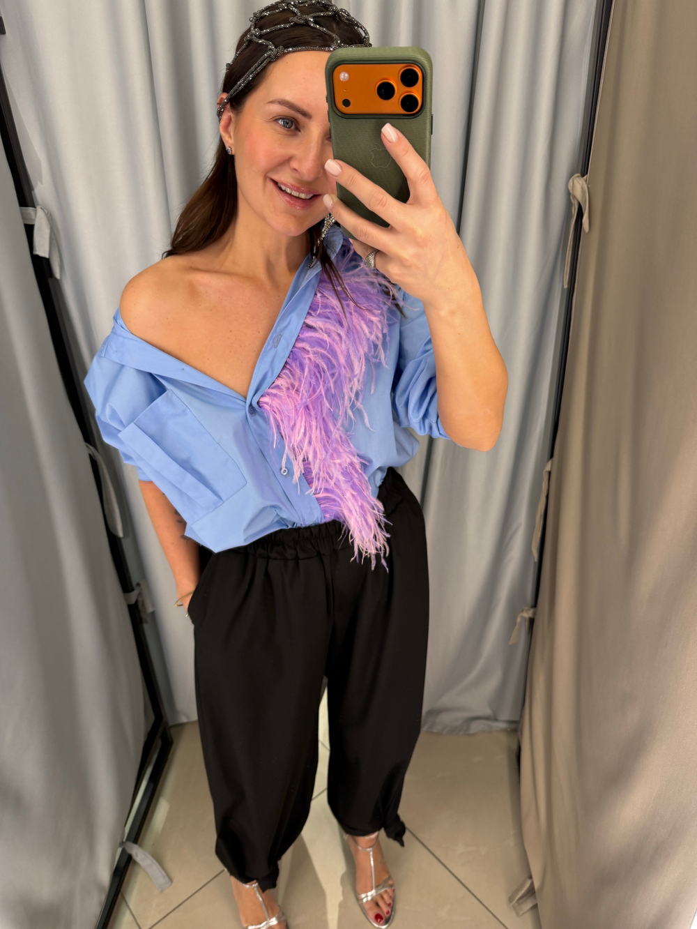 Рубашка с отстегивающимися перьями