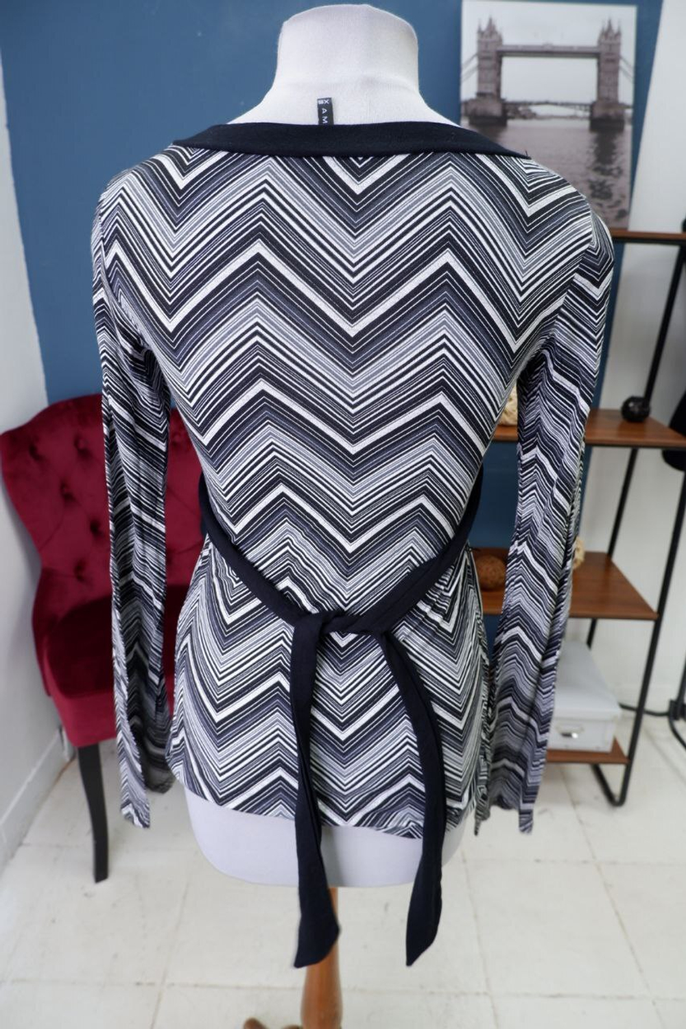 Кофта Amisu с поясом 42 размер