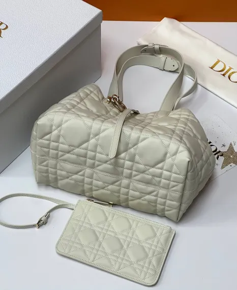 Сумка Dior Toujours, белый