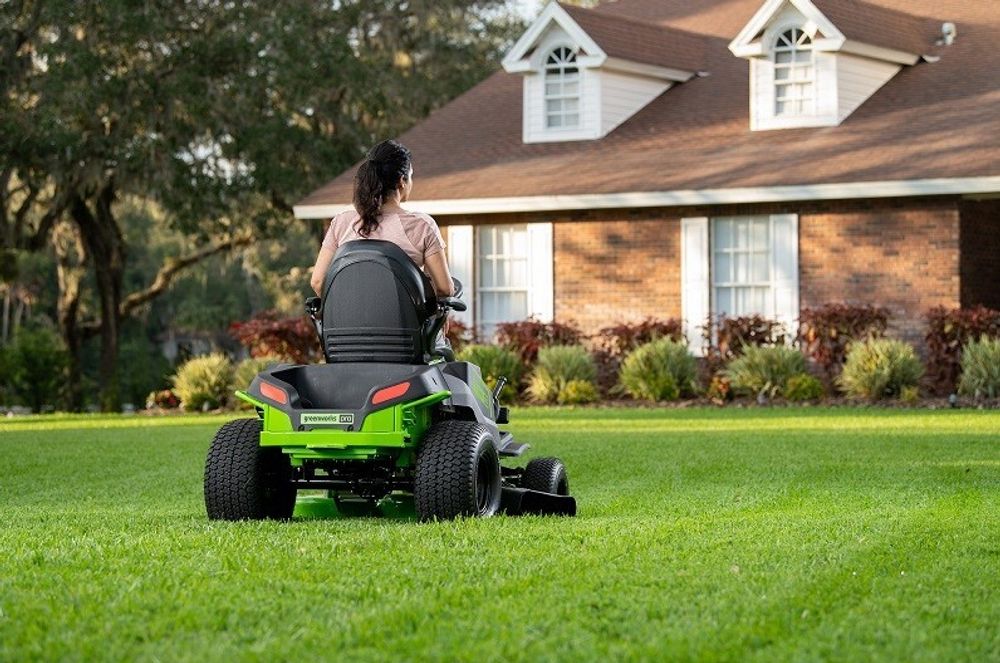 Трактор садовый GC82LT107 аккумуляторный Greenworks Арт. 7404507, 82V, без АКБ и ЗУ