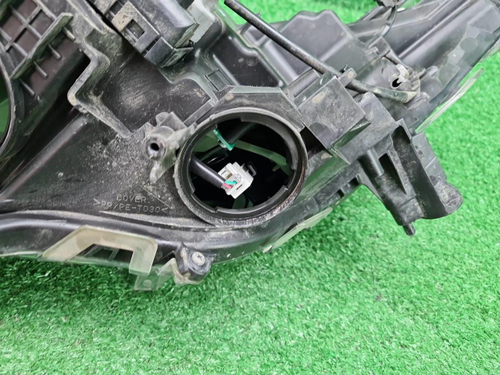 Фара правая Toyota RAV4 5 XA50 (2018-н.в.) LED