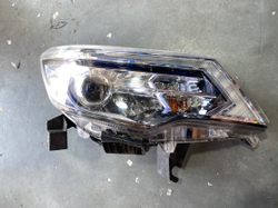 Оригинальная LED фара Nissan Terra Tuda