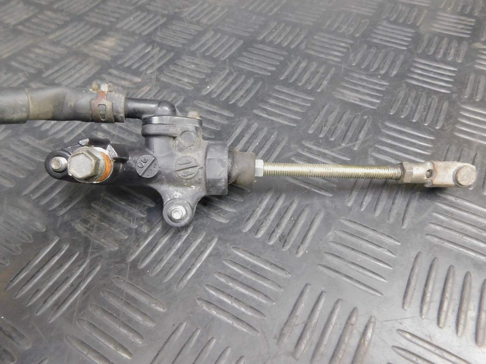 Цилиндр заднего тормоза Yamaha TDM850 RN03J 2001