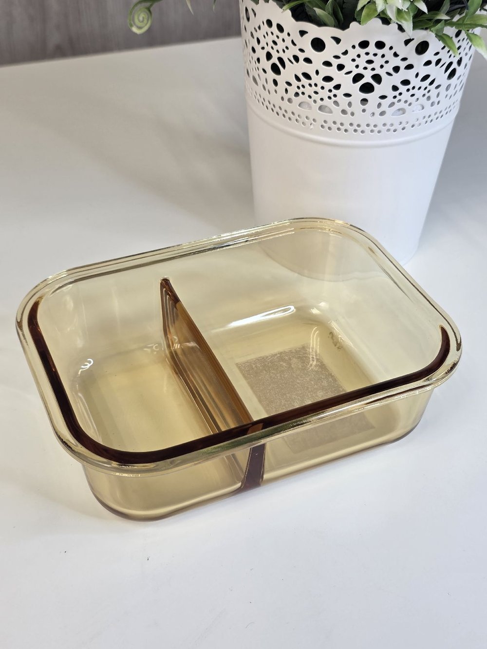 Контейнер  стеклянный прямоугольный с перегородкой для еды с крышкой  650 мл