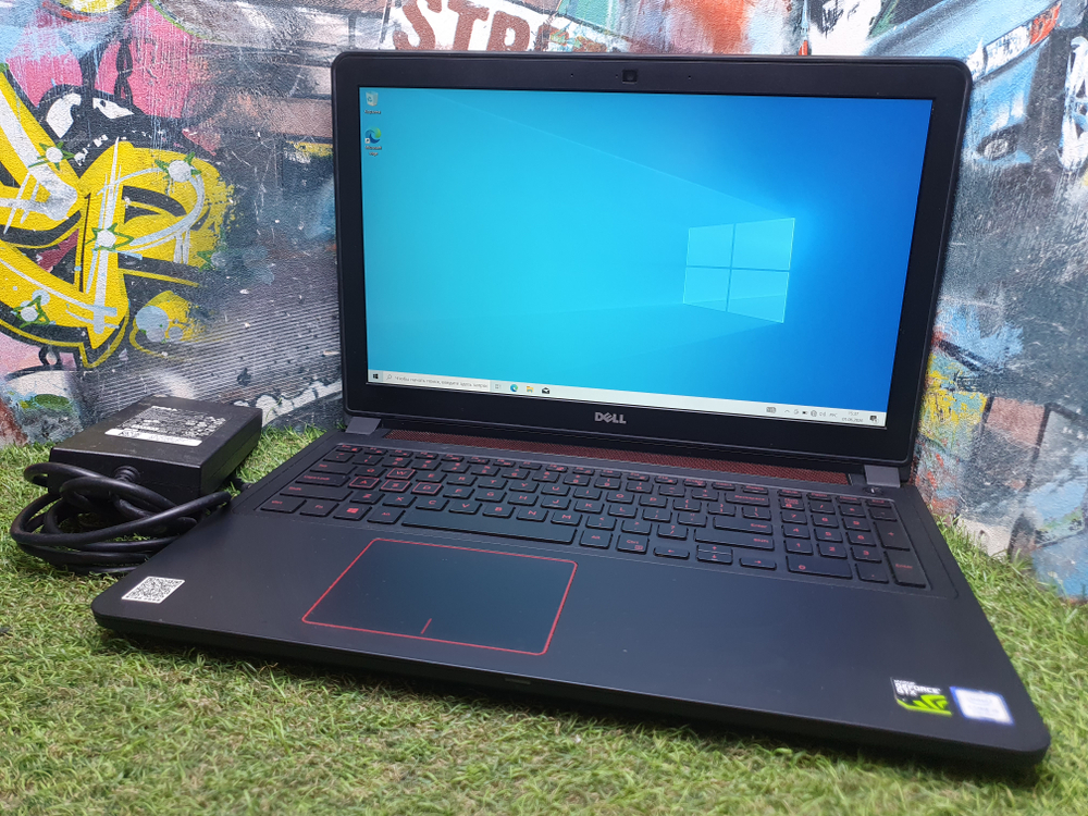 Ноутбук Dell i5-7/8Gb/GTX 1050 4Gb/FHD/Inspiron 15-5577