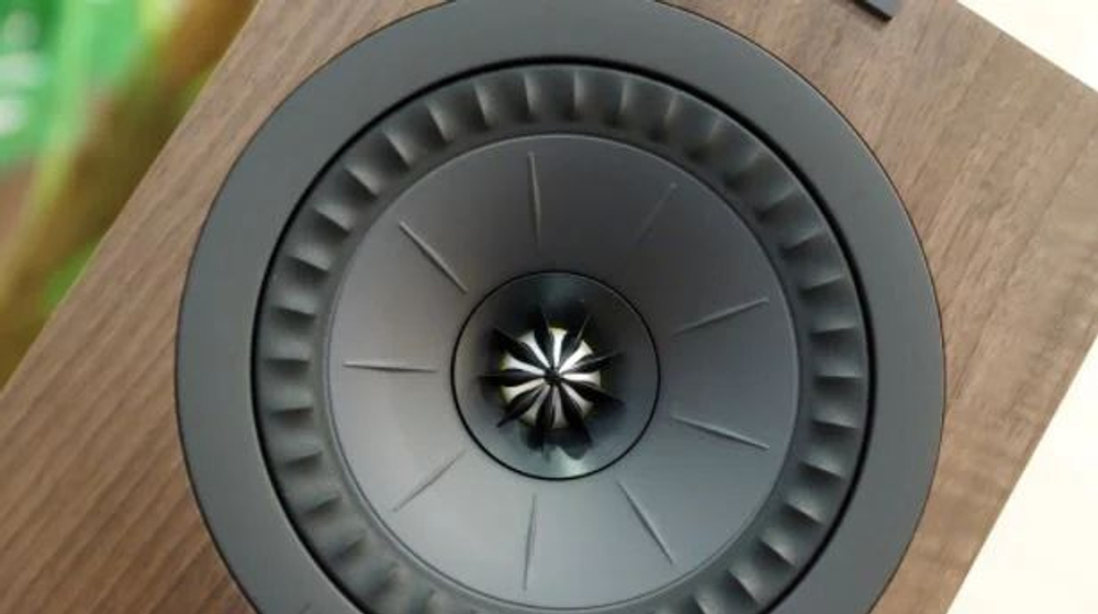 Напольная акустика KEF Q750