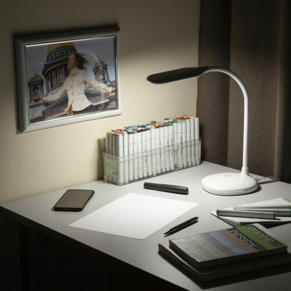 Настольный светильник ЭРА NLED-477-8W-W светодиодный белый