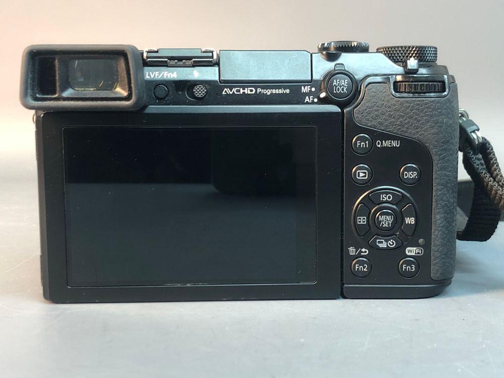 Panasonic Lumix GX7, интерфейс на японском, 3400 кадров