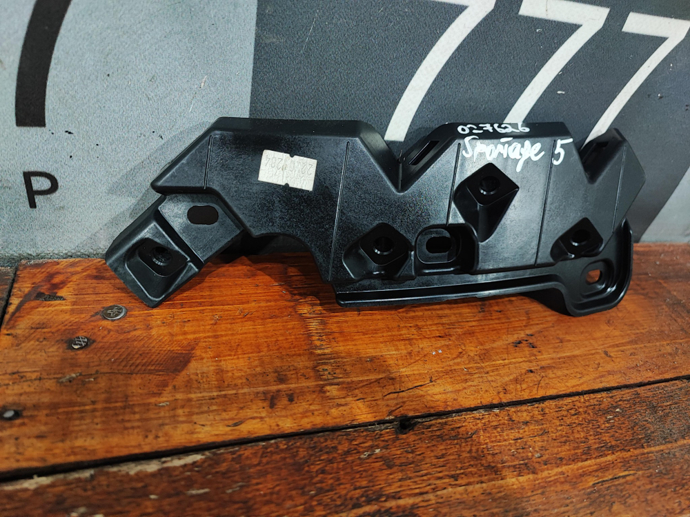 Кронштейн решетки радиатора левый Kia Sportage 5 (NQ5) 21-нв Б/У Оригинал 86355P1EA0