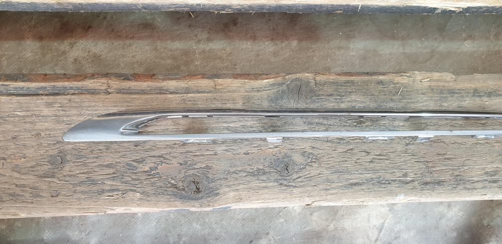 Молдинг решетки радиатора Mercedes GLC (X253) 15-19 Б/У Оригинал A2538880385