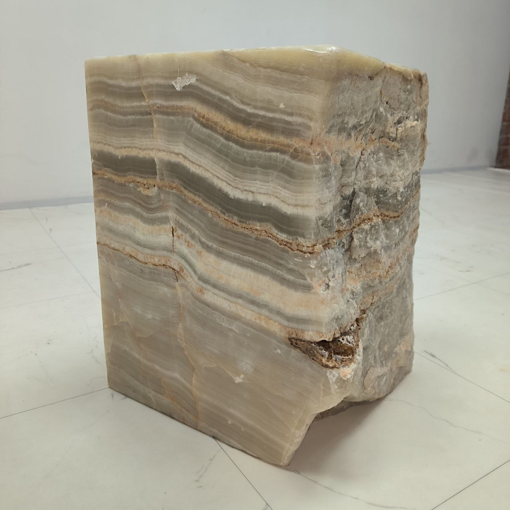 Стол из оникса 65583  (45*32*45) 0195