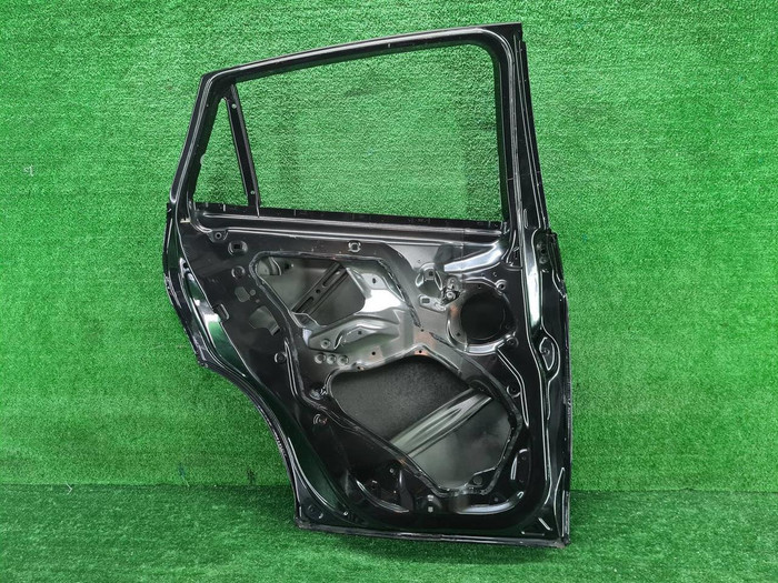 Дверь задняя левая BMW X6 F16 F86 (2014-2020)