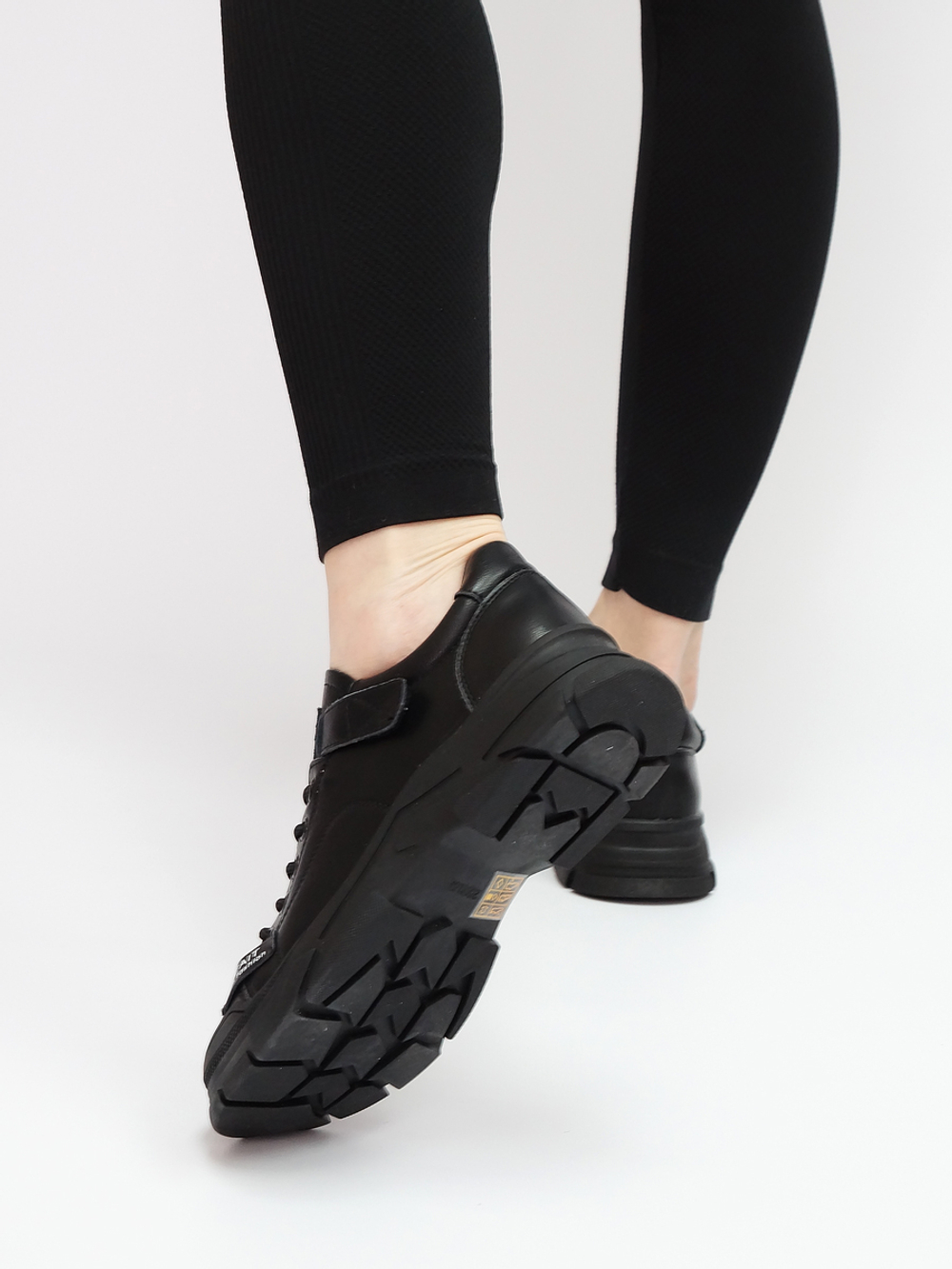 Кроссовки женские демисезонные