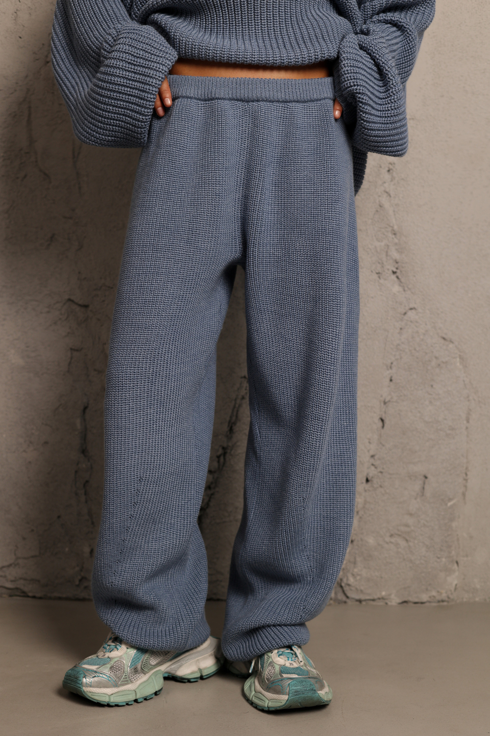 Брюки вязаные